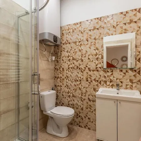 Cute In Akacfa St, Moon *