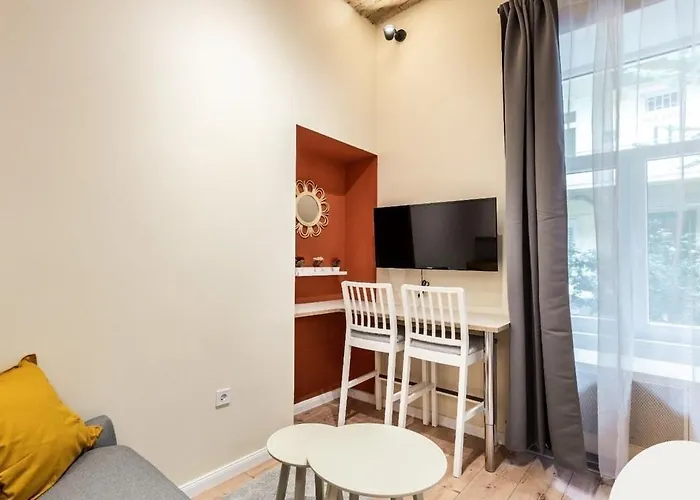 Cute In Akacfa St, Moon